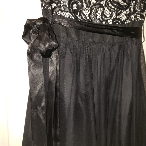 💖HOST PICK💖 Jessica Howard Lace Gown - Picture 5 of 6